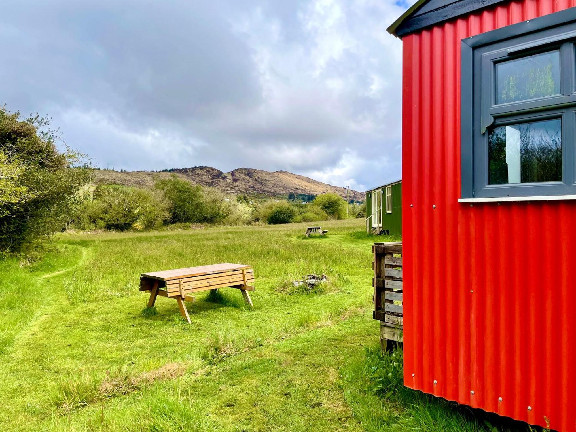 Stepping Stones Glamping Little Red Otel Bantry Dış mekan fotoğraf