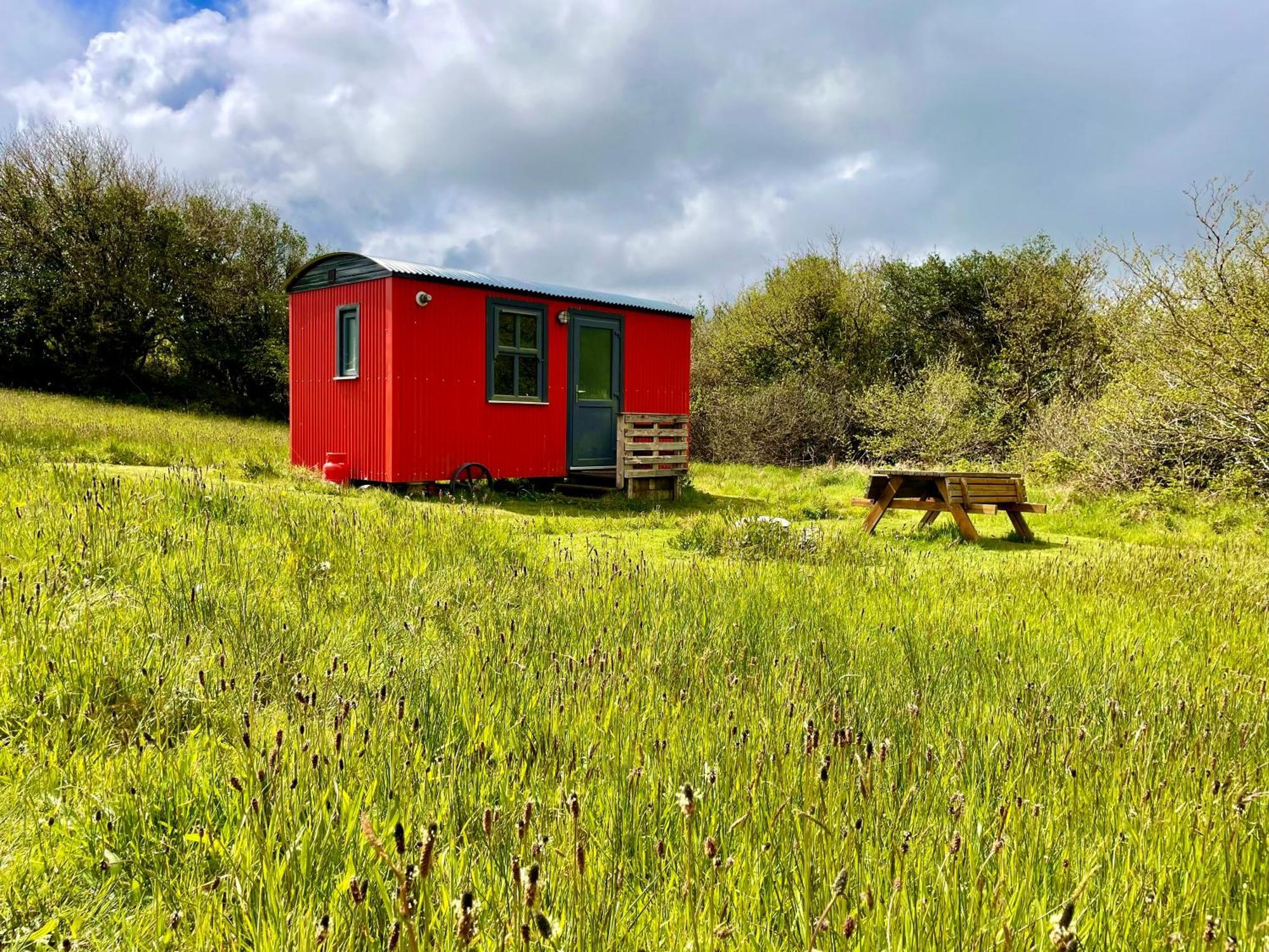 Stepping Stones Glamping Little Red Otel Bantry Dış mekan fotoğraf