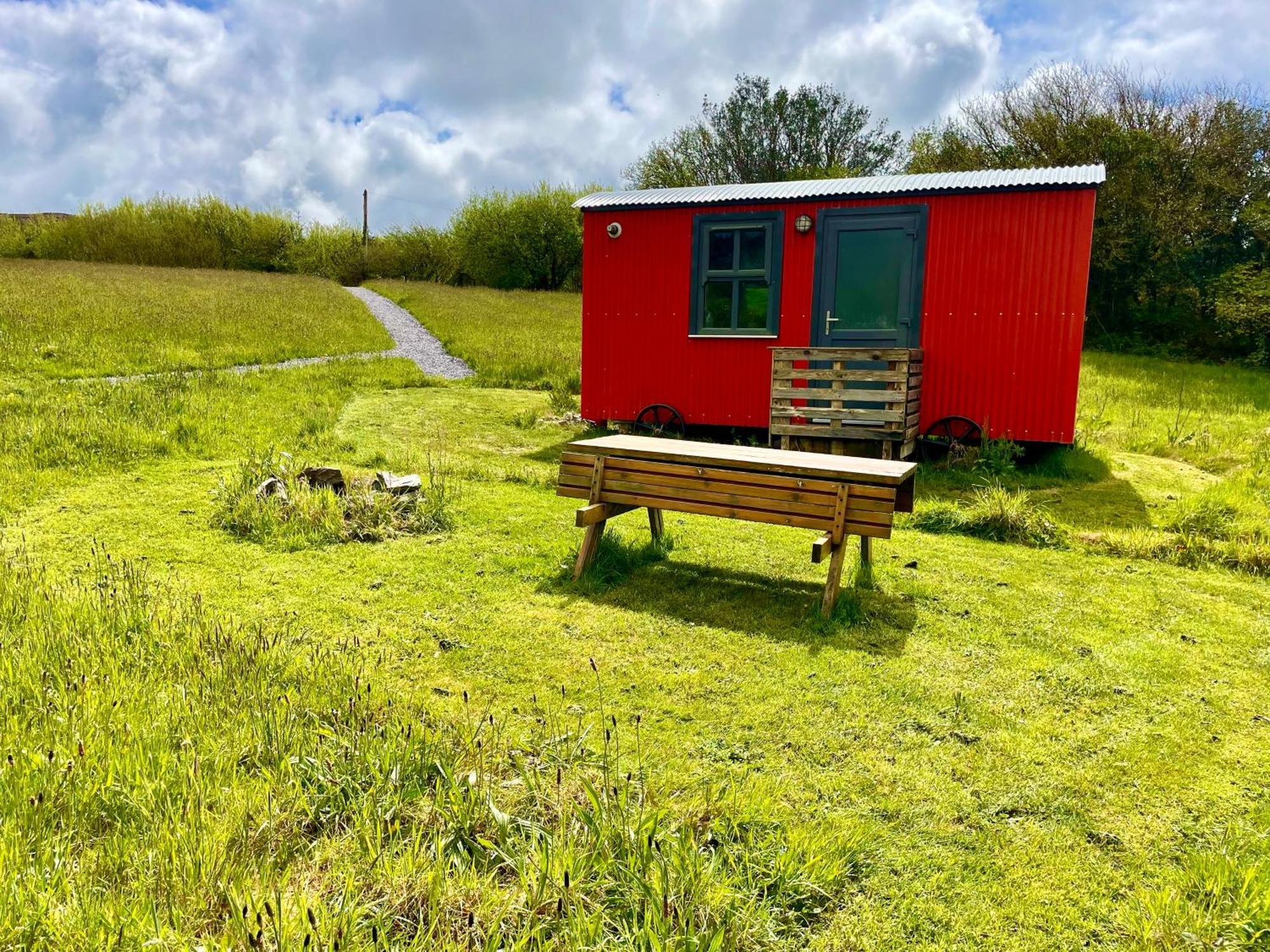 Stepping Stones Glamping Little Red Otel Bantry Dış mekan fotoğraf